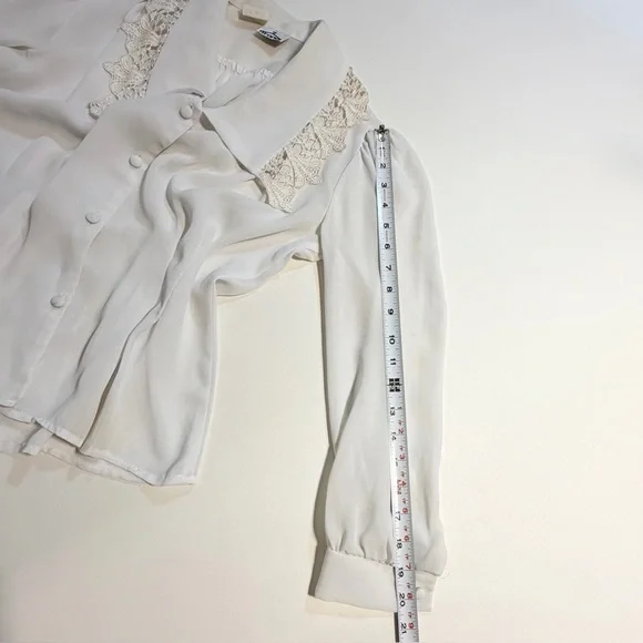 VINTAGE crochet floral lace collar blouse button down tailored lightweight 90s - Picture 11 of 17